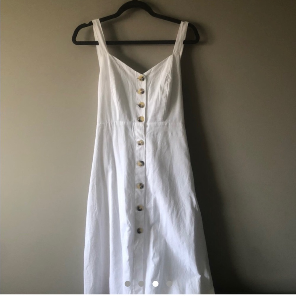 FLOWY DRESS